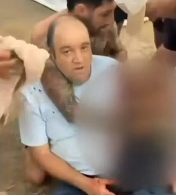 泪目！夺枪英雄身中数枪！澳洲恐袭扫射案中已16死，凶手竟是这对父子！澳洲誓言：绝不低头（组图） - 4