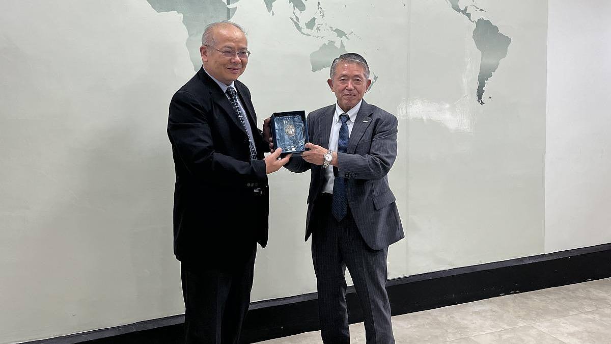 外交部对日本自卫队前统合幕僚长岩崎茂采取反制，包括禁入港澳（组图） - 1