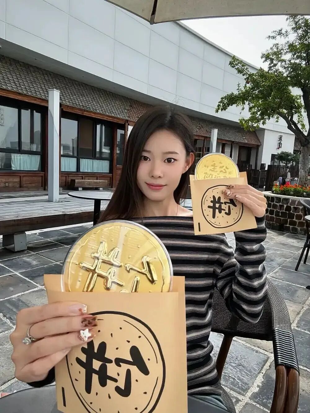 潮汕老板卖0.1克黄金,今年已进账62亿(组图) - 5
