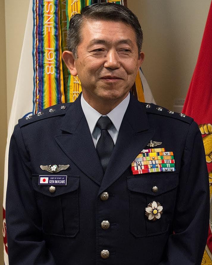 外交部对日本自卫队前统合幕僚长岩崎茂采取反制，包括禁入港澳（组图） - 2