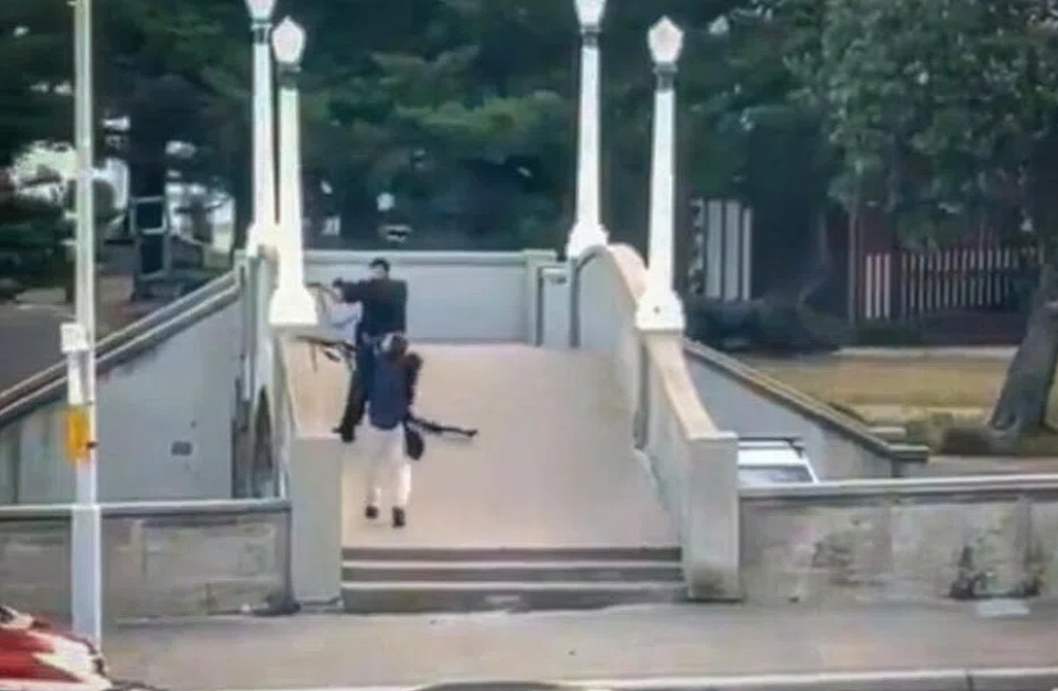 澳洲海滩枪击已致16死！新加坡一家6口枪下逃劫，12岁女儿一度走失...（组图） - 10