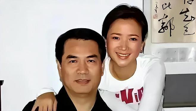 何晴葬礼举行！儿子手捧骨灰，遗像曝光惹泪目，廖京生现身送别（组图） - 9