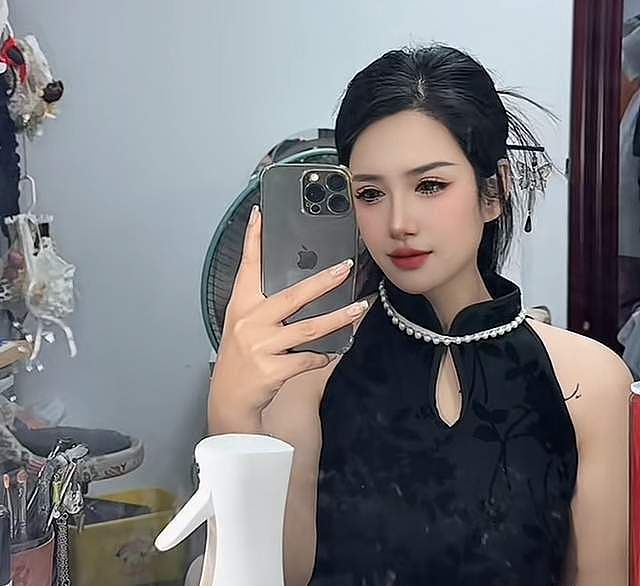 河南美女“大晨”去世年仅28岁，一口能喝三两白酒（组图） - 1
