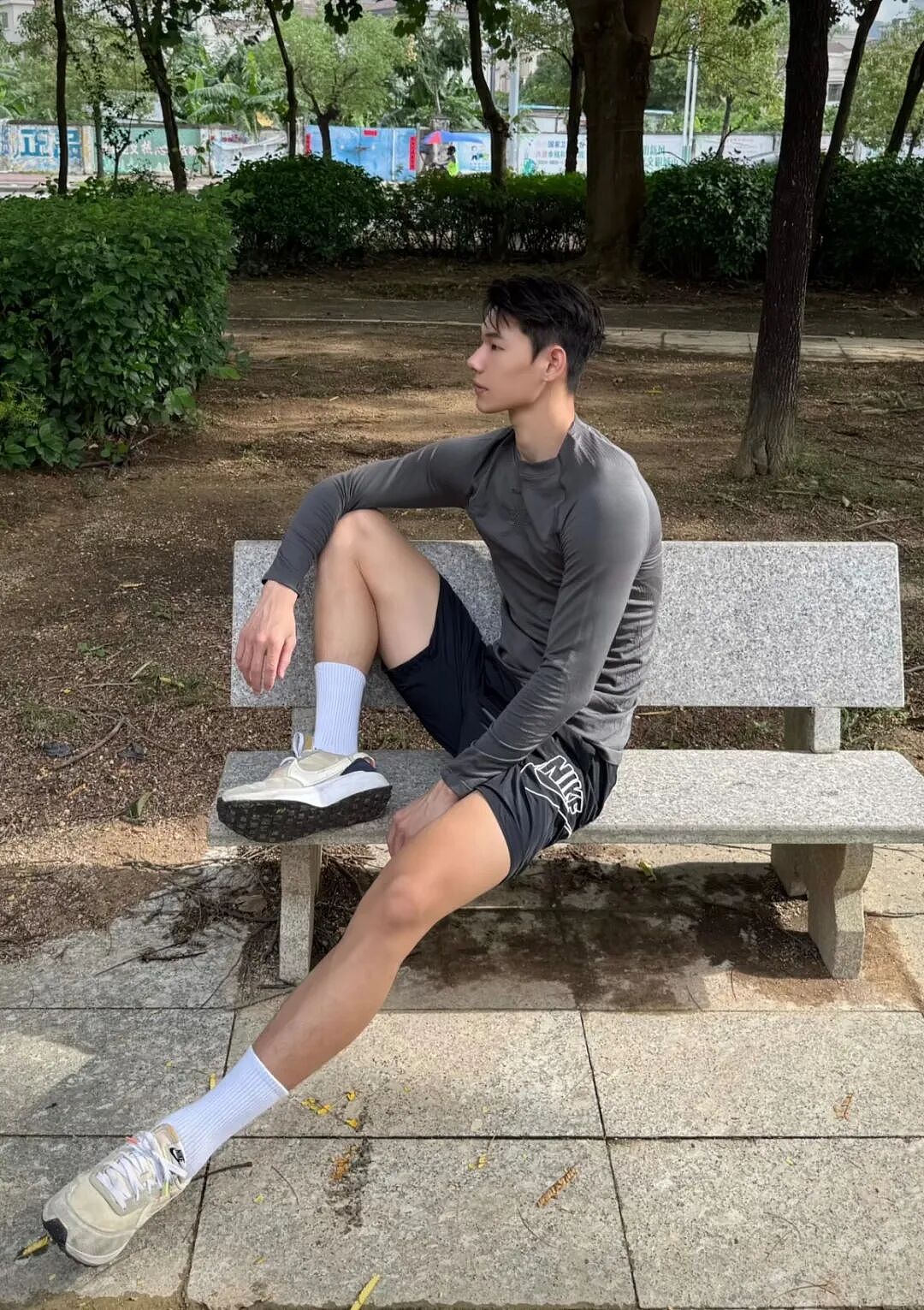 【帅哥】188cm白皮篮球体育生，白袜焊在脚上？腿比命长发育的真好....（组图） - 10