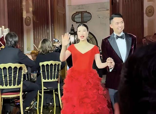 恭喜！香港知名豪门千金正式结婚，在维也纳某博物馆举办古典婚礼（组图） - 1