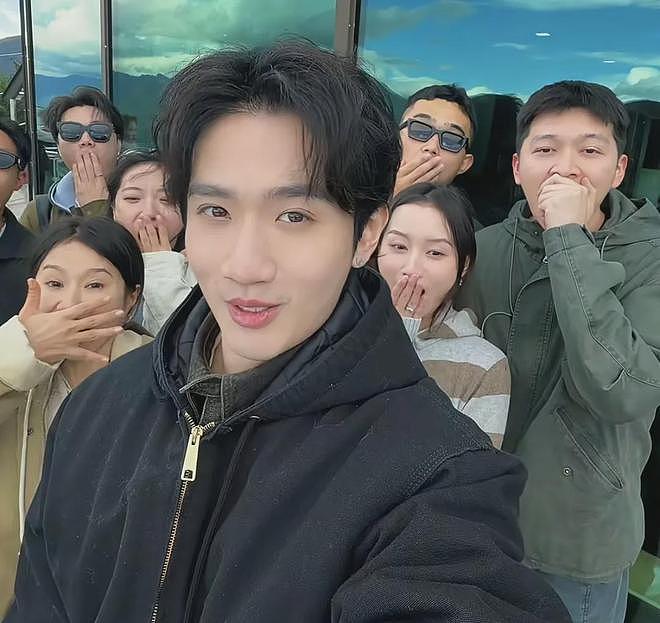 好利来大公子穿女装惹争议！自称是妹妹点赞网友评论，承认变女人（组图） - 22
