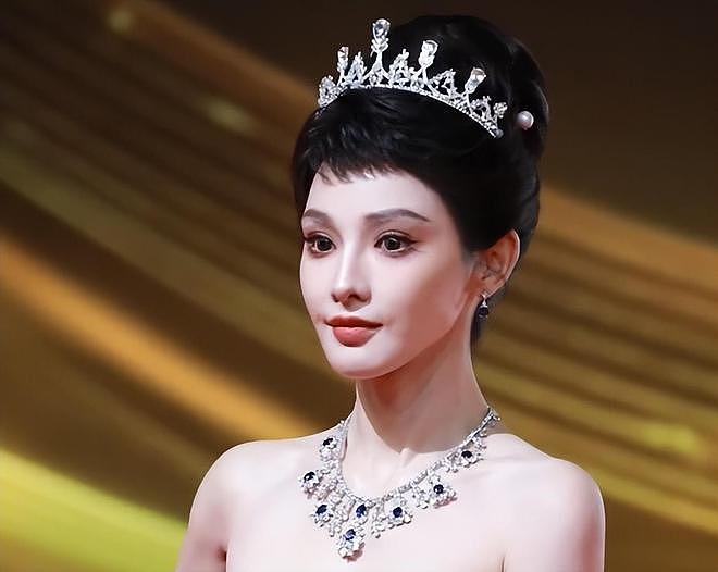 国剧盛典女星脸太僵！陈都灵像假人，彭小苒瞪眼，一有表情就崩了（组图） - 18