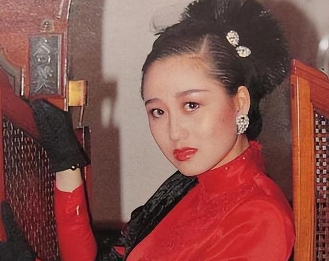 演都不演了!李连杰经济状况被扒光,黄秋燕如今下场全拜利智所赐(组图) - 1