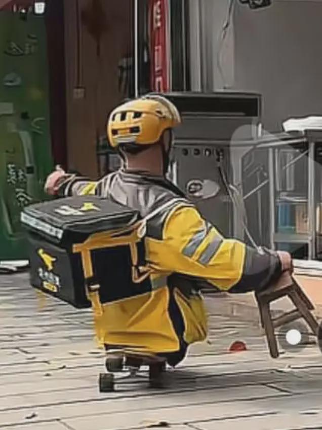 又翻车!媒体称赞39岁无腿外卖员很励志,却被网友一边倒怒批(组图) - 3