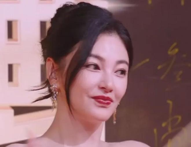 国剧盛典女星脸太僵！陈都灵像假人，彭小苒瞪眼，一有表情就崩了（组图） - 12