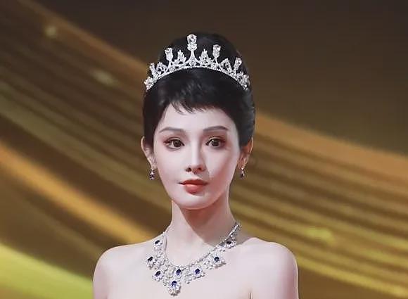 国剧盛典女星脸太僵！陈都灵像假人，彭小苒瞪眼，一有表情就崩了（组图） - 17