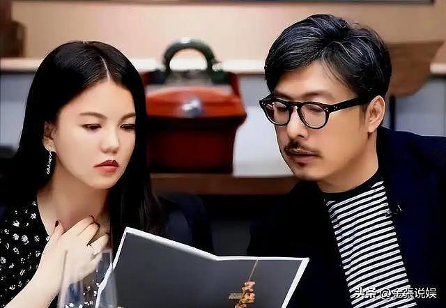 49岁李湘减肥成功,带女儿参加晚宴,一家三口再同框,疑似复婚?(组图) - 36