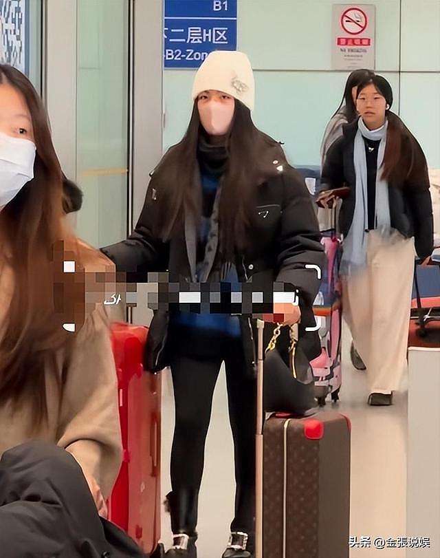 49岁李湘减肥成功,带女儿参加晚宴,一家三口再同框,疑似复婚?(组图) - 10
