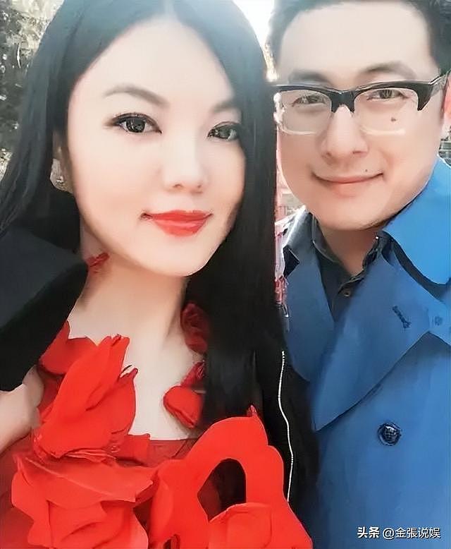 49岁李湘减肥成功,带女儿参加晚宴,一家三口再同框,疑似复婚?(组图) - 35
