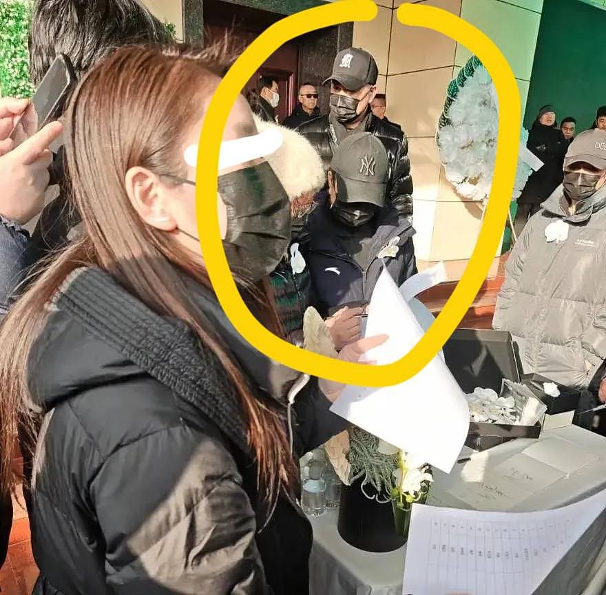 对比明显：许亚军眼睛红肿送何晴最后一程，何晴好友却晒了何晴病床憔悴照（组图） - 11