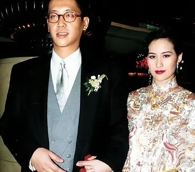 何超琼现身经济论坛,皮松肉垮不敢认,郭晶晶富态霍启刚好娇羞(组图) - 10