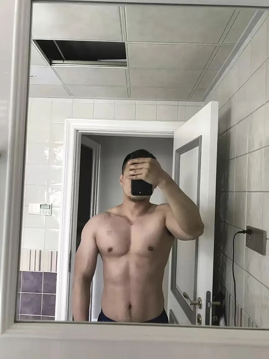 【帅哥】40+健身男人对健身的态度与成果展示(组图) - 1