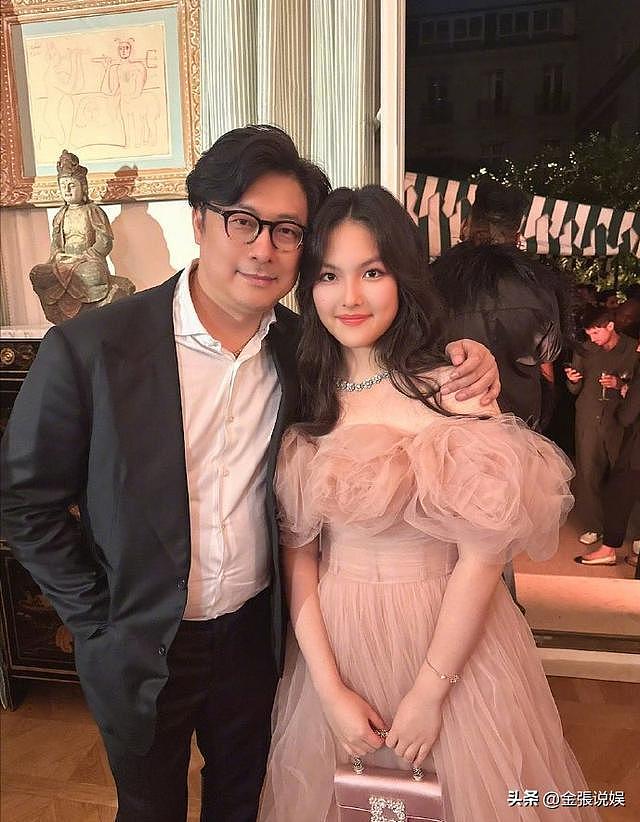 49岁李湘减肥成功,带女儿参加晚宴,一家三口再同框,疑似复婚?(组图) - 37