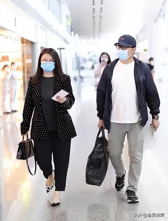 49岁李湘减肥成功,带女儿参加晚宴,一家三口再同框,疑似复婚?(组图) - 31