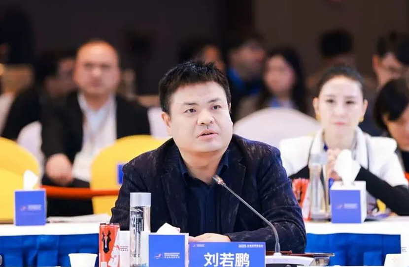 造出“隐身衣”的中国小伙，拒绝美国名校挽留，带领团队回国干了件大事（组图） - 1