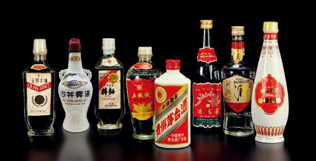 曝退休副省长被家政顺走243万名酒后，慌了（组图） - 2