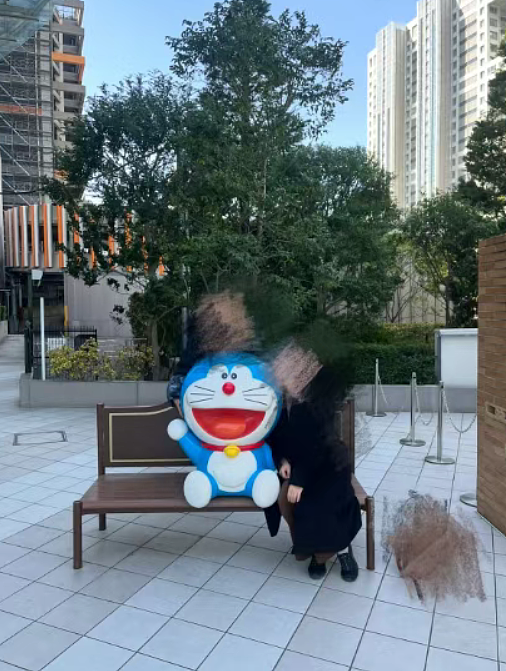 亲妈骗女儿去柬埔寨做陪玩月薪1万3，母亲拍反常职业照生活照细思极恐（组图） - 13