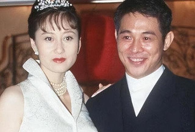 演都不演了!李连杰经济状况被扒光,黄秋燕如今下场全拜利智所赐(组图) - 16