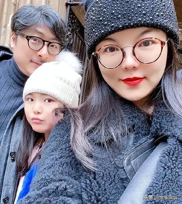 49岁李湘减肥成功,带女儿参加晚宴,一家三口再同框,疑似复婚?(组图) - 38