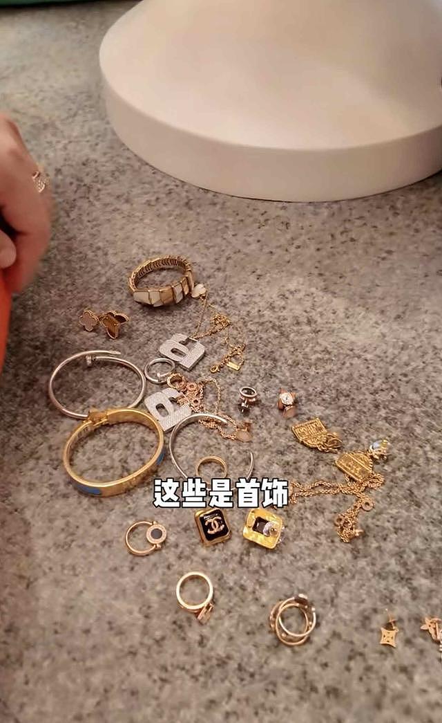 赵本山女儿卖几百件奢侈品！回收师上门画面曝光，拉走23个大袋子（组图） - 1