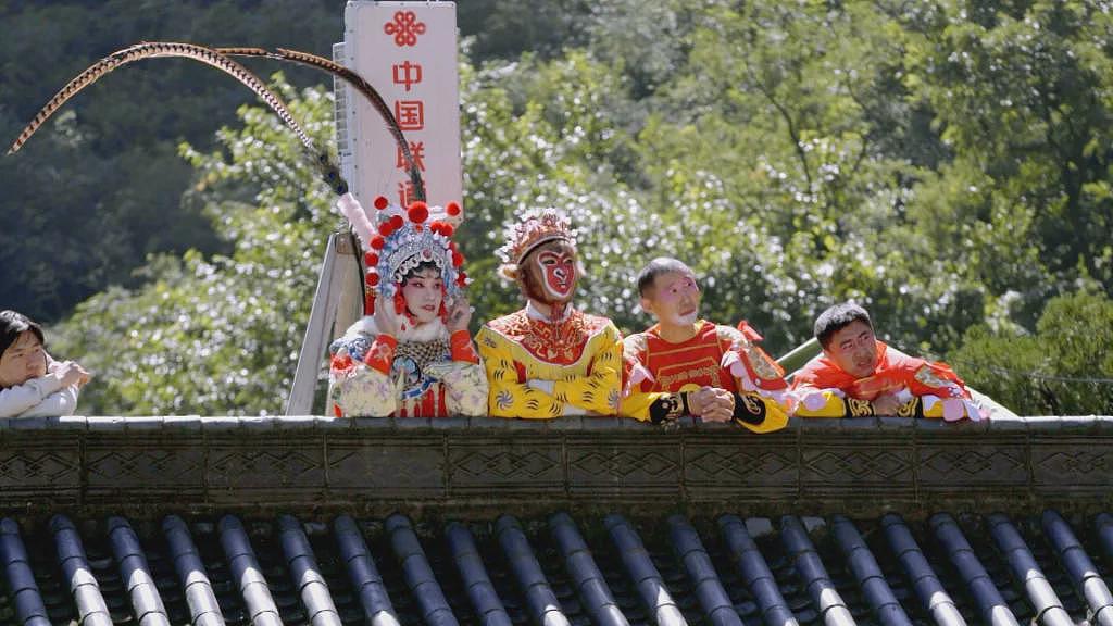 六小龄童回应“戏霸”标签：我有这个权力吗？（组图） - 3