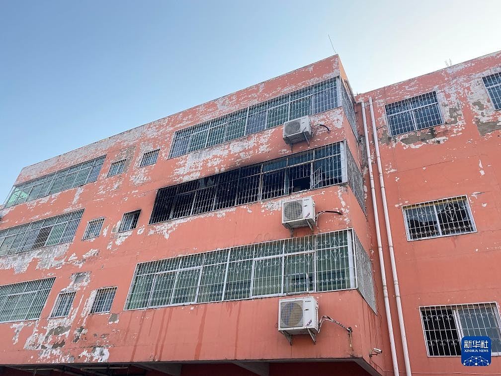 河南小学宿舍大火13死！官方调查：学生玩打火机酿祸，5人被处分（视频/组图） - 4