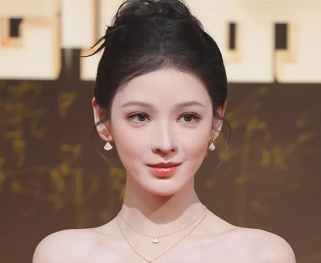 国剧盛典女星脸太僵！陈都灵像假人，彭小苒瞪眼，一有表情就崩了（组图） - 8