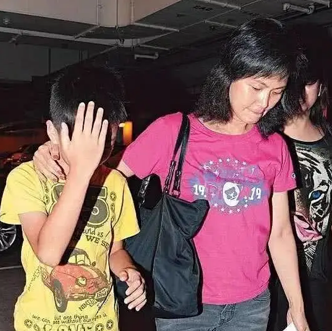 宣布正式复出！当小四无奈退圈，糊到查无此人只想离婚？（组图） - 24