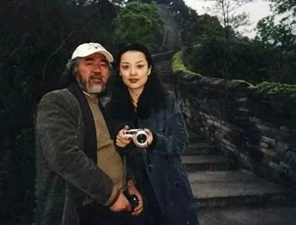 晚节不保？知名演员被相爱10年前任手撕，恋爱细节曝光，网友：这么喜欢找姐姐...（组图） - 26