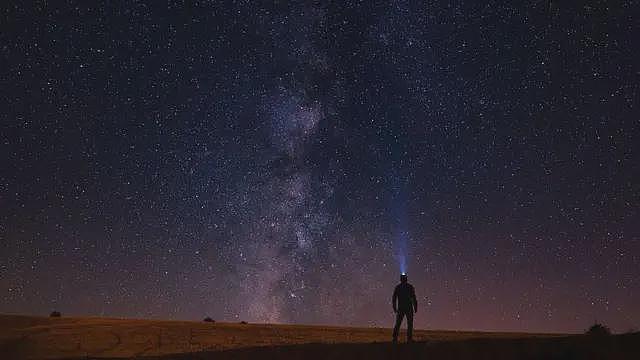 宇宙中的恒星正走向枯竭吗（组图） - 1
