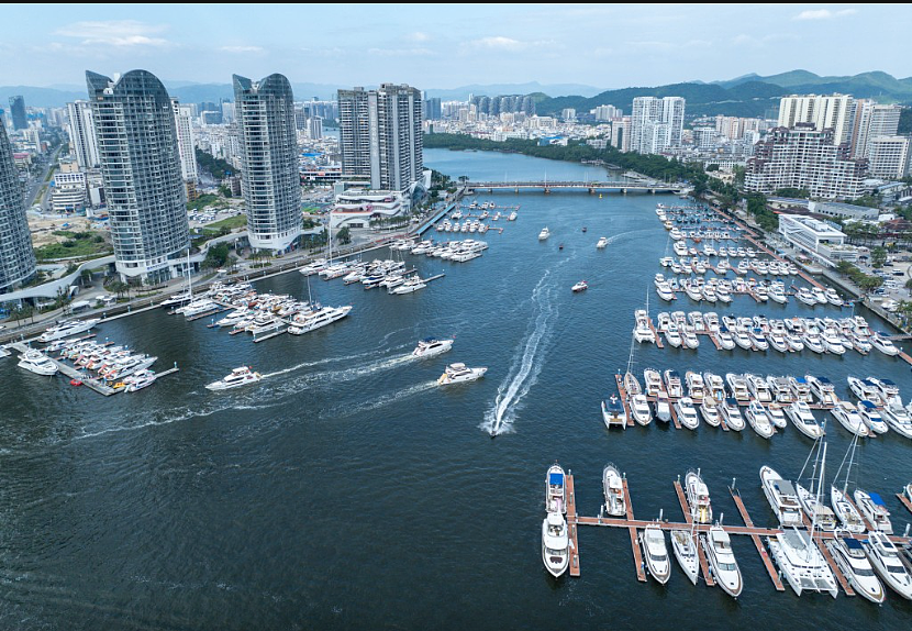 海南今日封关!“零关税”商品超7成,85国人员可免签入境(视频/组图) - 1
