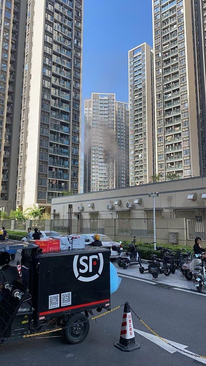 珠海高层火警上热搜,小区业主疑酒后点火烧楼!网民批:漠视人命(组图) - 1
