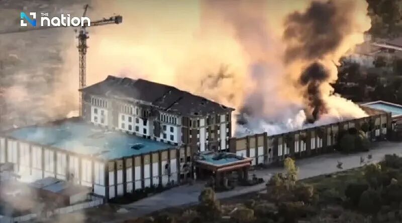 泰军炮击柬埔寨境内赌场电诈基地！成群的人提着行李箱从电诈中心逃离（组图） - 2