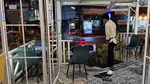 诡异！澳洲男子餐厅内突惊慌奔逃，撞爆玻璃门身亡（图） - 1