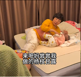 【情感】后爸陪儿子祭奠亲爸,男孩的话看哭无数人:请保佑我这个爸一家,他们对我老好了(组图) - 5