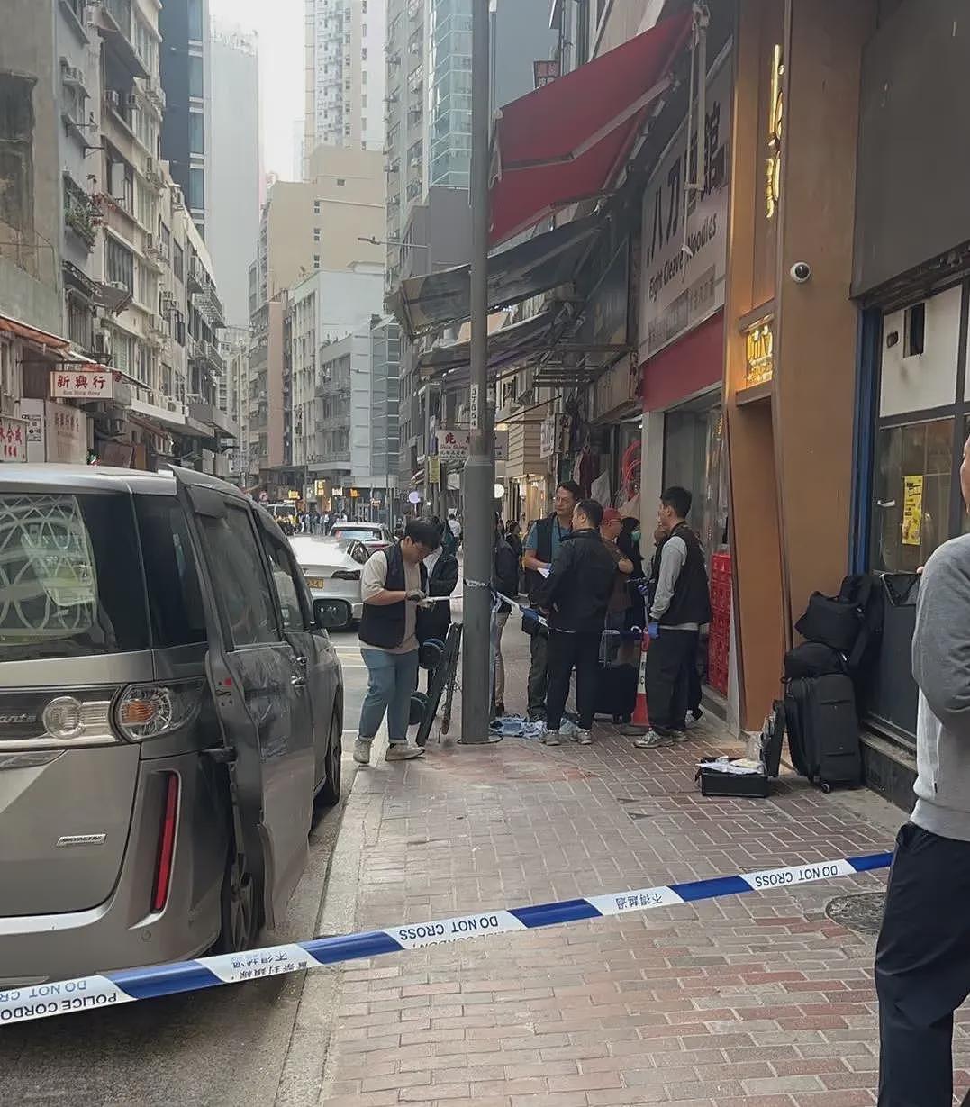 香港一街头兑换店遭持刀抢劫，4名男子抢走10亿日元，警方抓获1人（视频/组图） - 1