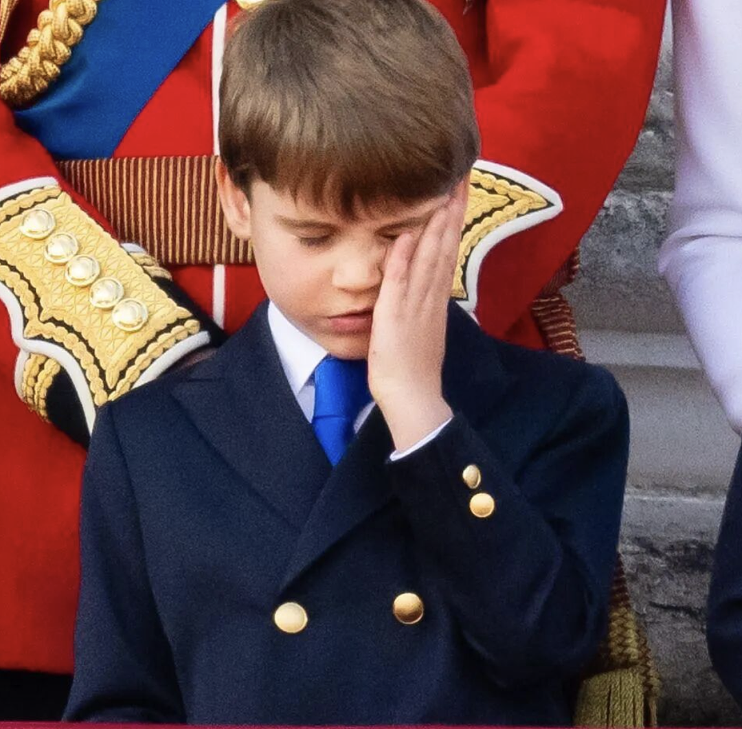英王室三小只久违露面气质大变？夏洛特一身红裙气场变更强，弟弟路易已是小帅哥模样（组图） - 20