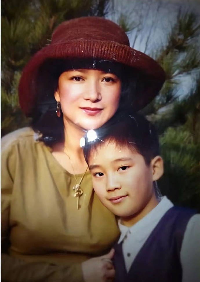 廖京生不忍了！公开回应与何晴的真实关系，照顾10年传闻真相大白（组图） - 10