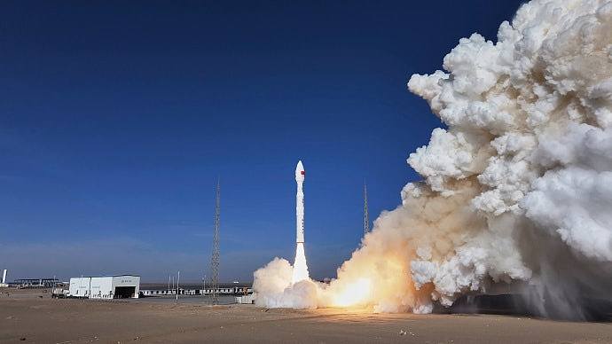 SpaceX指中国发射卫星差200米险撞星链,内媒列证据反批碰瓷(组图) - 1