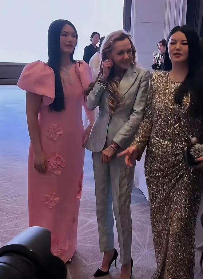 硬闯啊？李湘王岳伦为16岁女儿王诗龄铺路到豪门何超琼霍启刚身边（组图） - 9