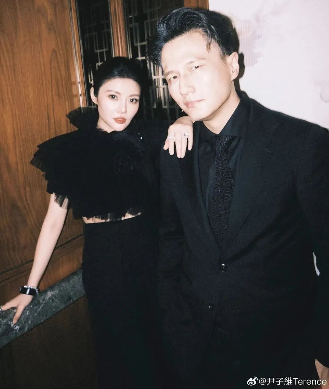 公开婚纱照！知名女星宣布将于明年办婚礼，两人相差15岁（组图） - 2