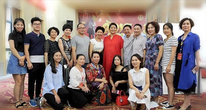 坑骗老人，晚节不保？倪萍代言品牌被官方彻查，步入张凯丽后尘（组图） - 3