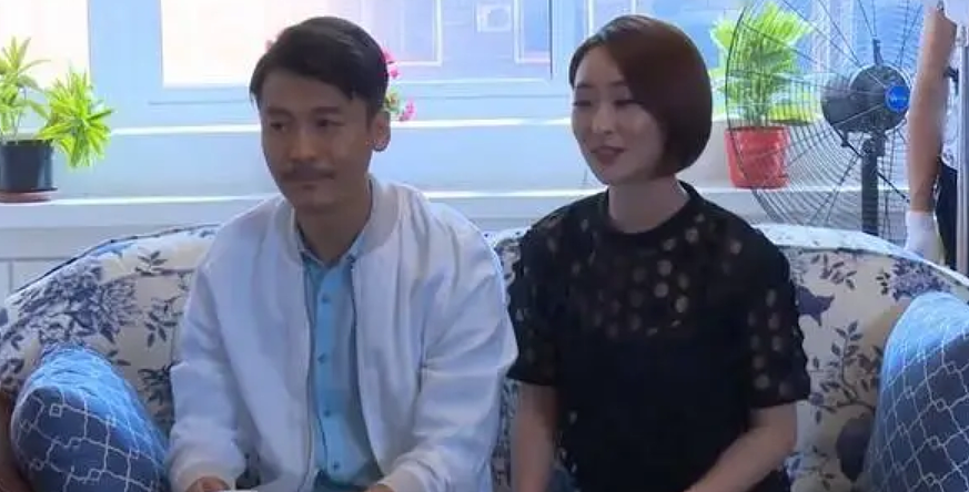 男演员宣布与第三任妻子离婚！直播带货养三个孩子，曾承认家暴（组图） - 1