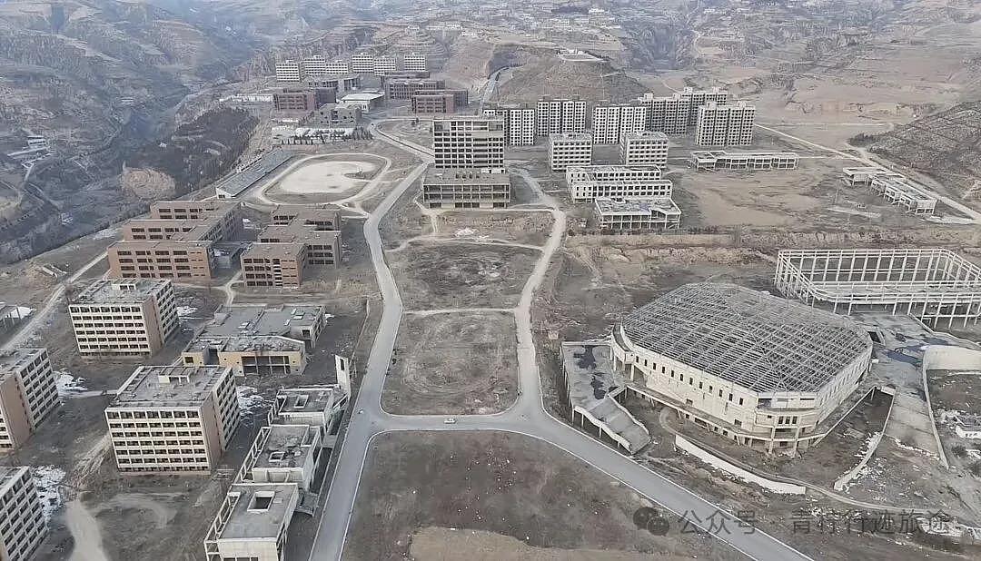 发生了什么,黄土高坡最大烂尾建筑群令人震惊(组图) - 1