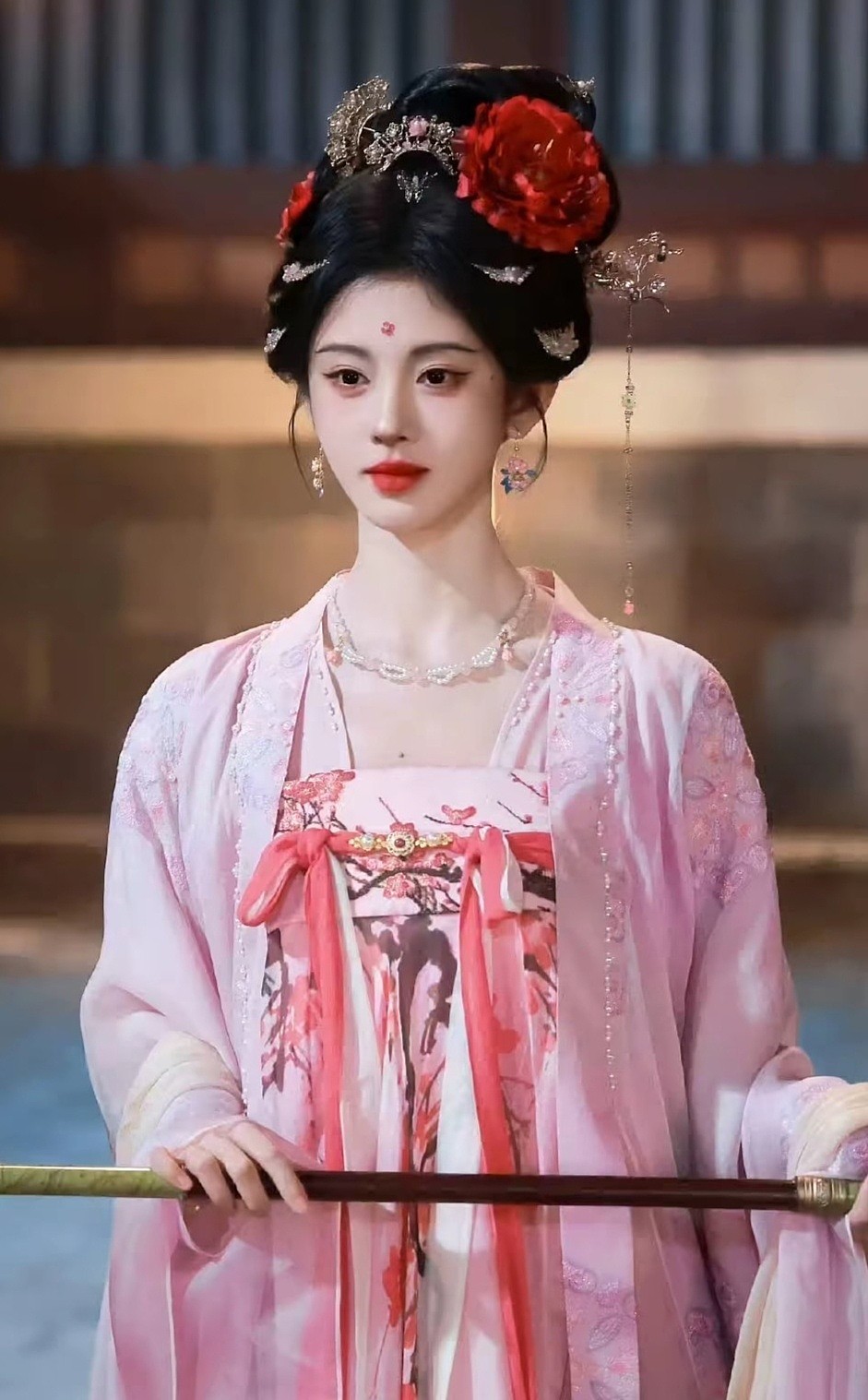 鞠婧祎被曝每月25万元固定工资，经纪公司称已支付税前金额超1.39亿（组图） - 4